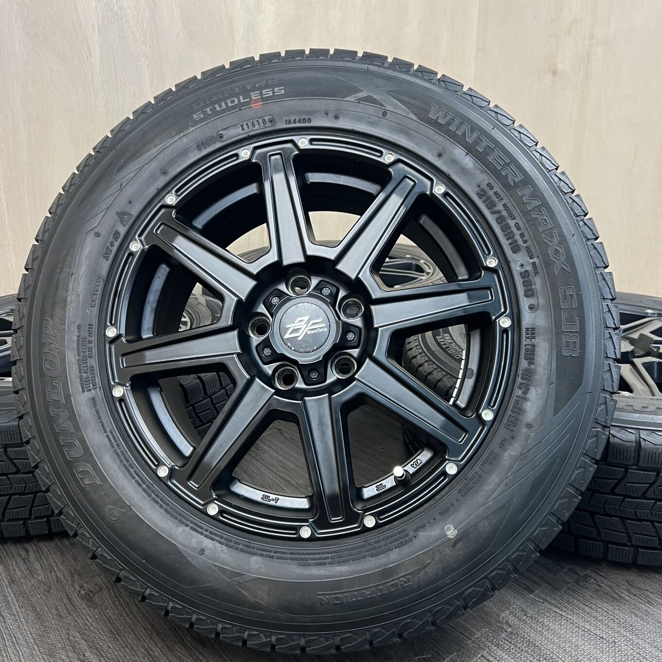 Dunlop WINTERMAXX SJ8 215/65 R16, фото 6