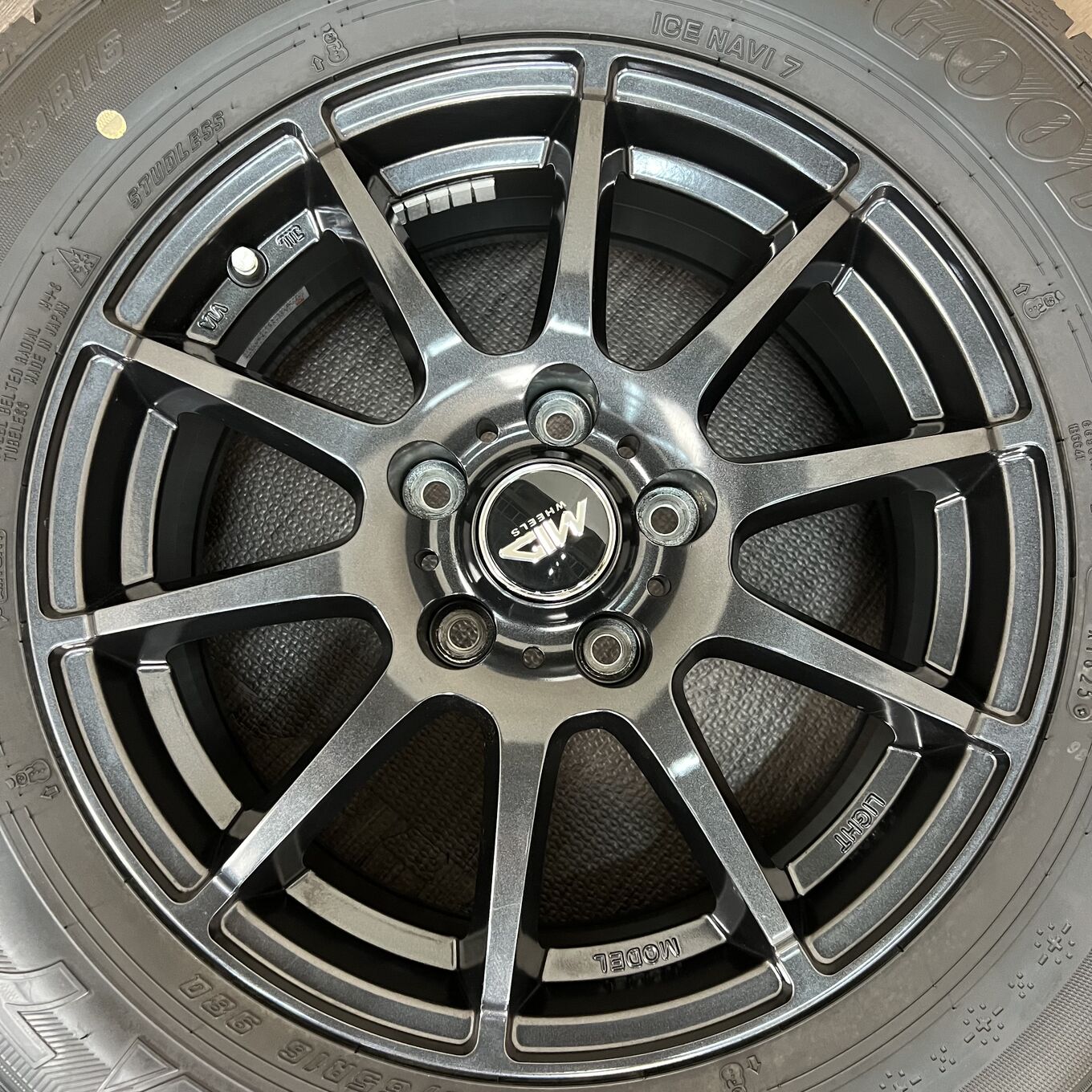 Goodyear ICE NAVI 7 215/65 R16, фото 4