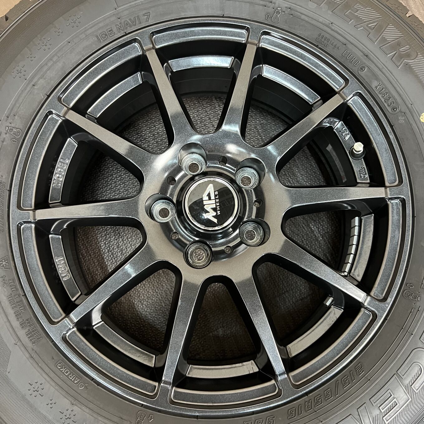Goodyear ICE NAVI 7 215/65 R16, фото 5