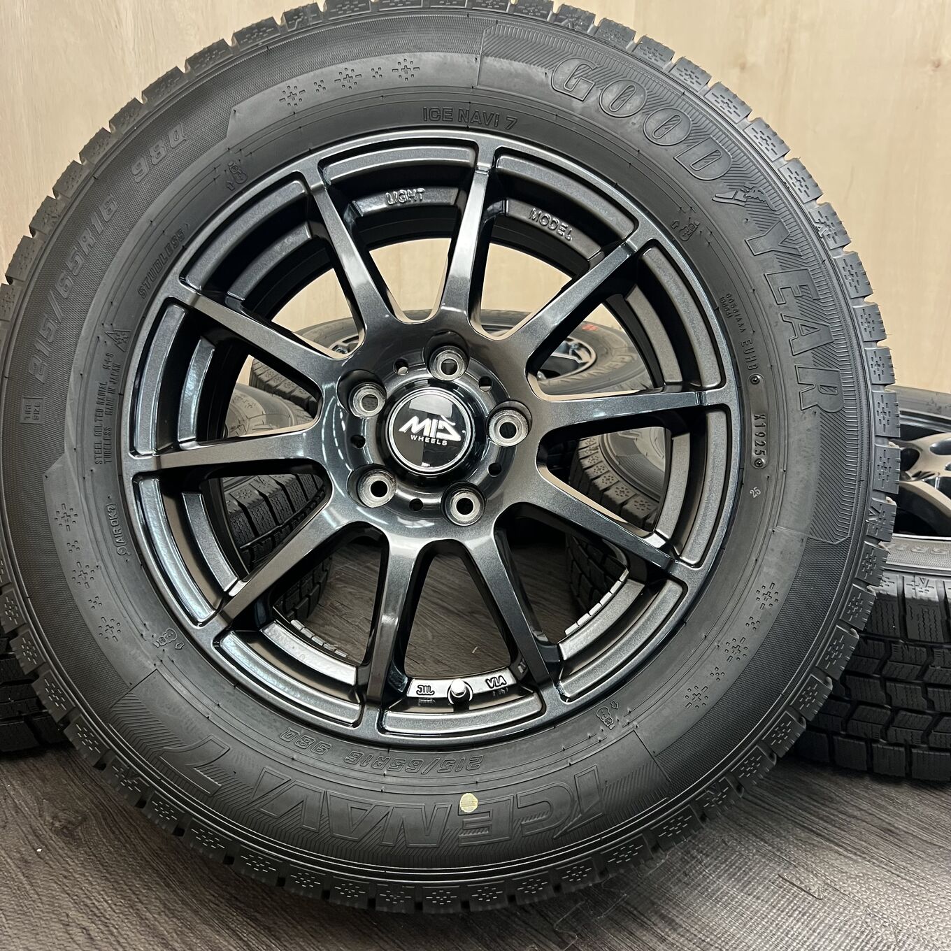 Goodyear ICE NAVI 7 215/65 R16, фото 6