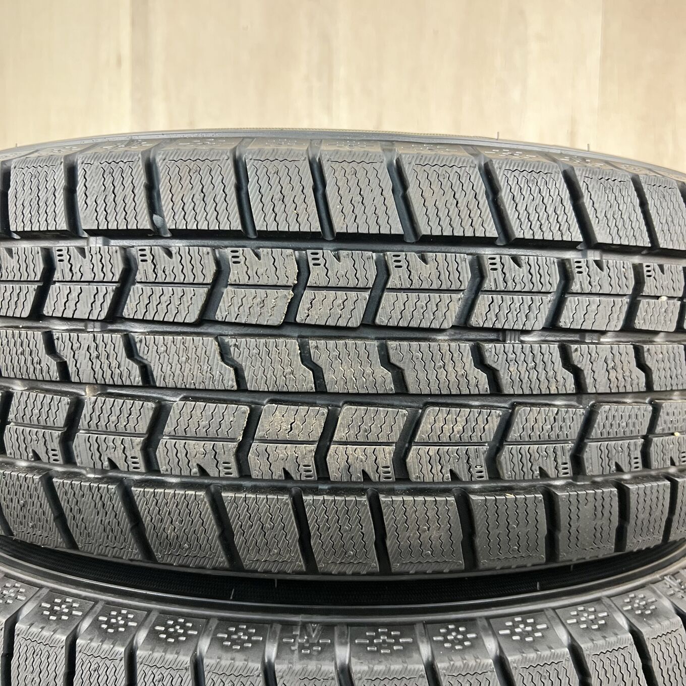 Goodyear ICE NAVI 7 215/65 R16, фото 2