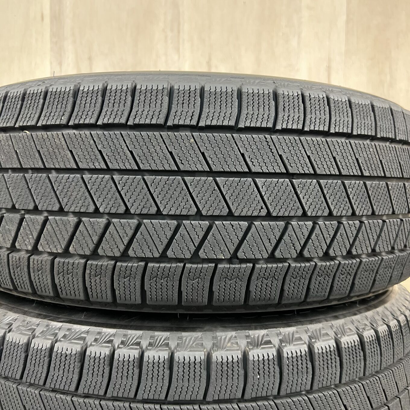 Bridgestone BLIZZAK VRX3 215/60 R16, фото 2