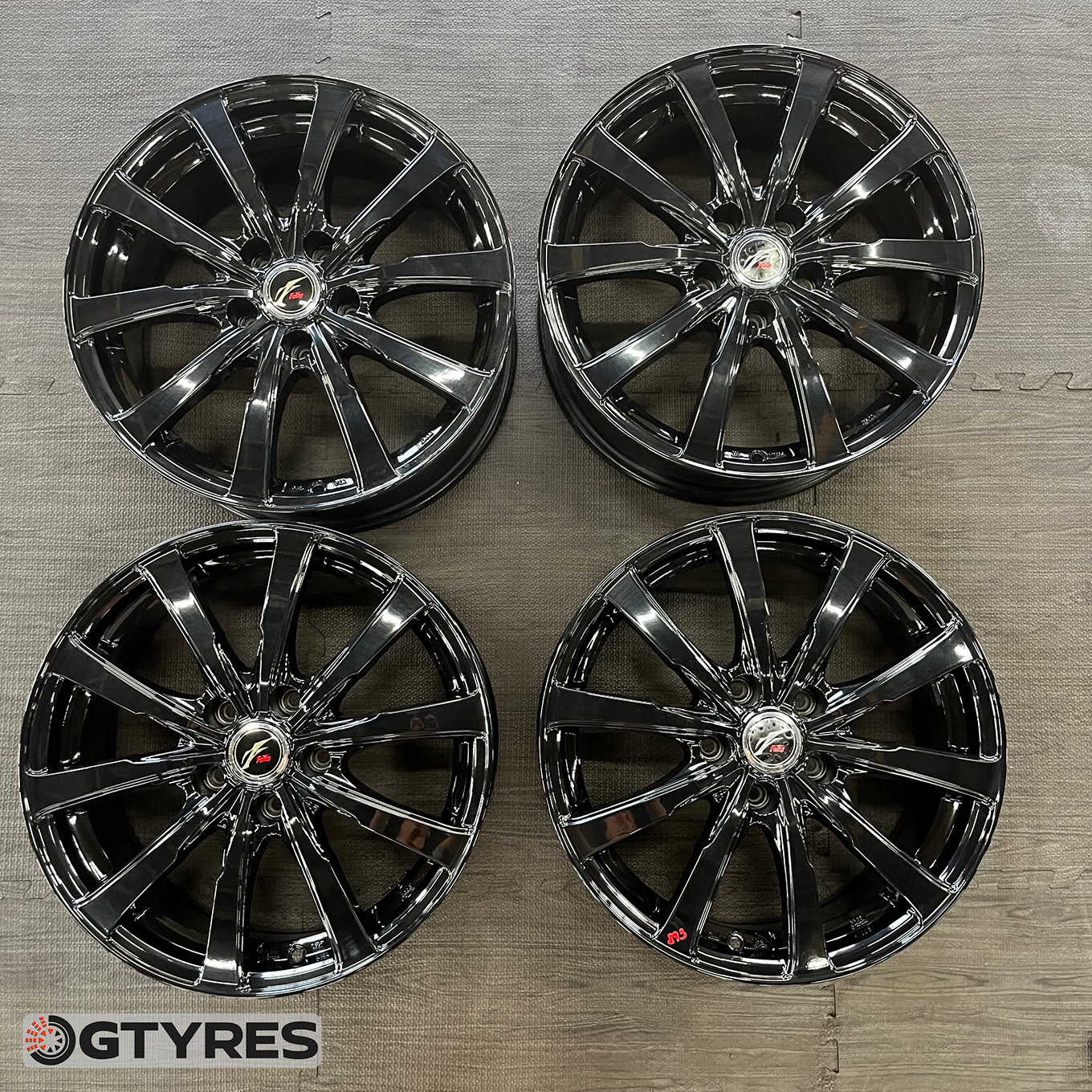 215/55 R17 Dunlop WINTERMAXX WM02 — 46 752 ¥/комплект