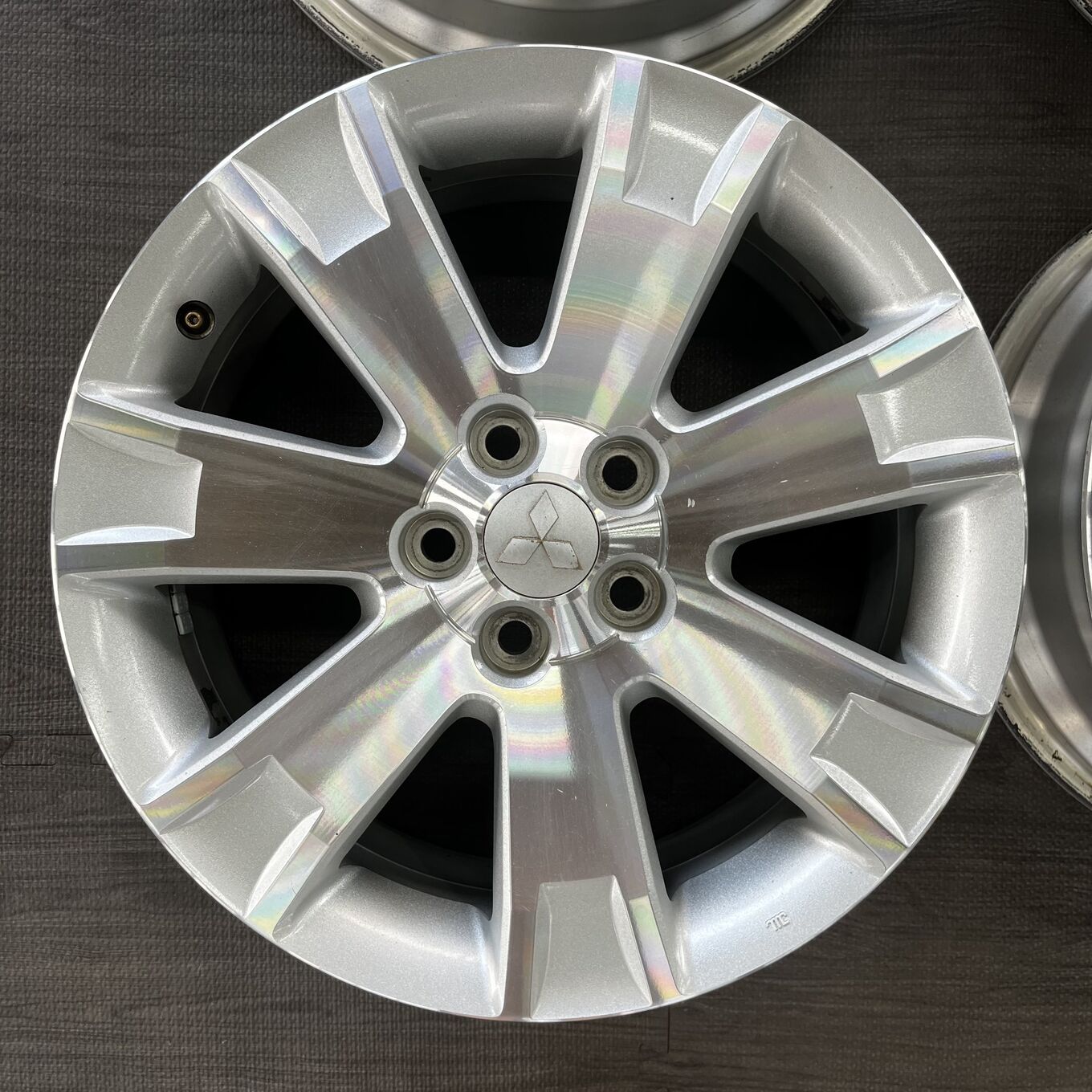 Bridgestone DELICA 225/55 R18, фото 2