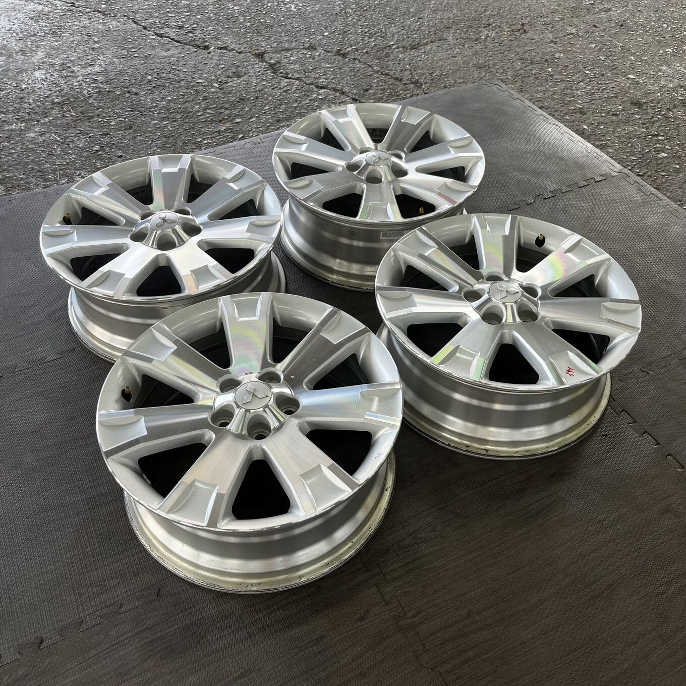 Bridgestone DELICA 225/55 R18, фото 6