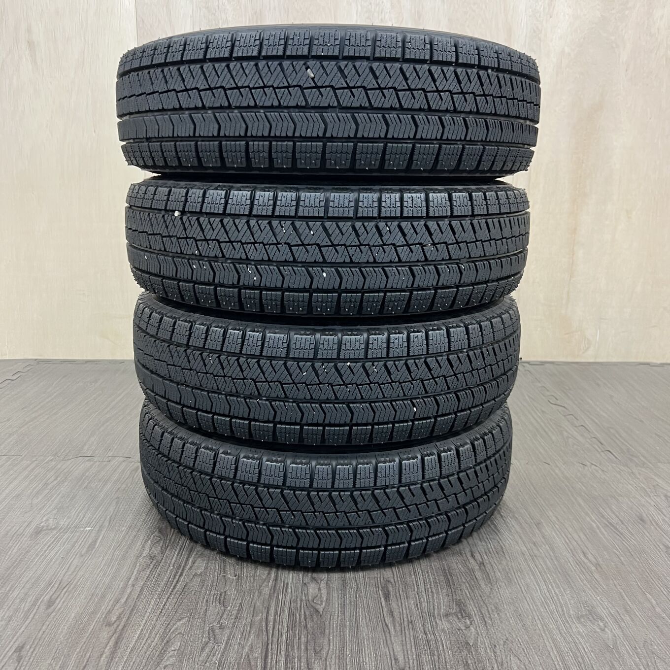 155/70 R13 Bridgestone BLIZZAK VRX2 — 8 400 ¥/комплект