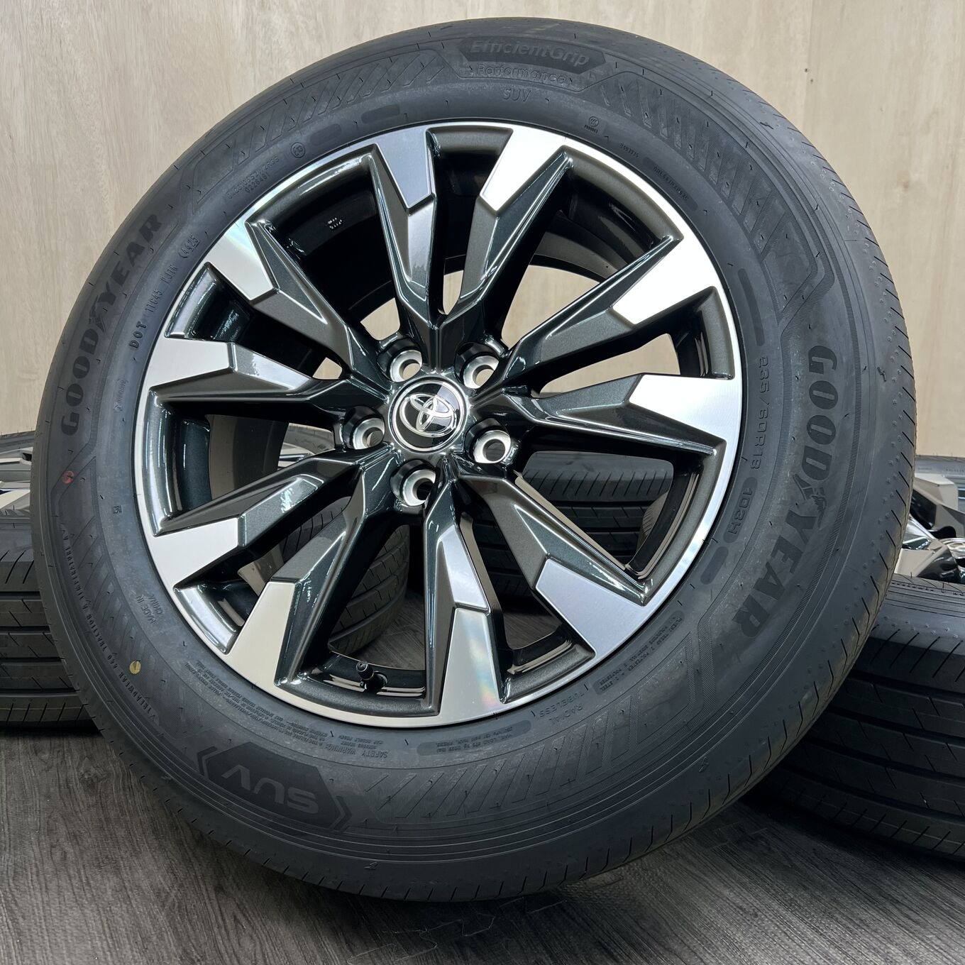 R18 7.5J ET40 5x114.3 Toyo RAV4 XA50 — 118 900 ¥/комплект