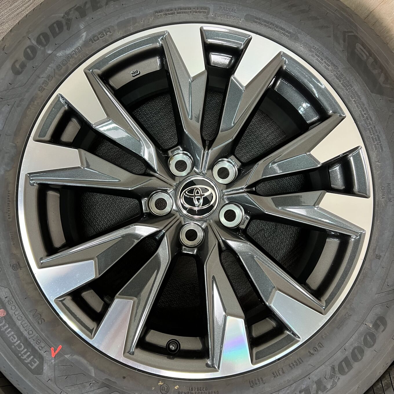 Goodyear RAV4 XA50 235/60 R18, фото 4