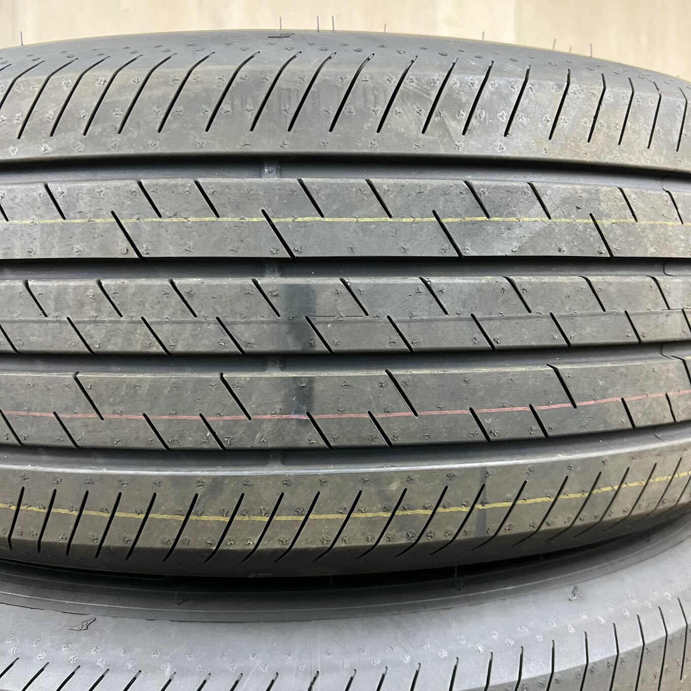 Goodyear EFFICIENTGRIP PERFORMANCE SUV 235/60 R18, фото 2