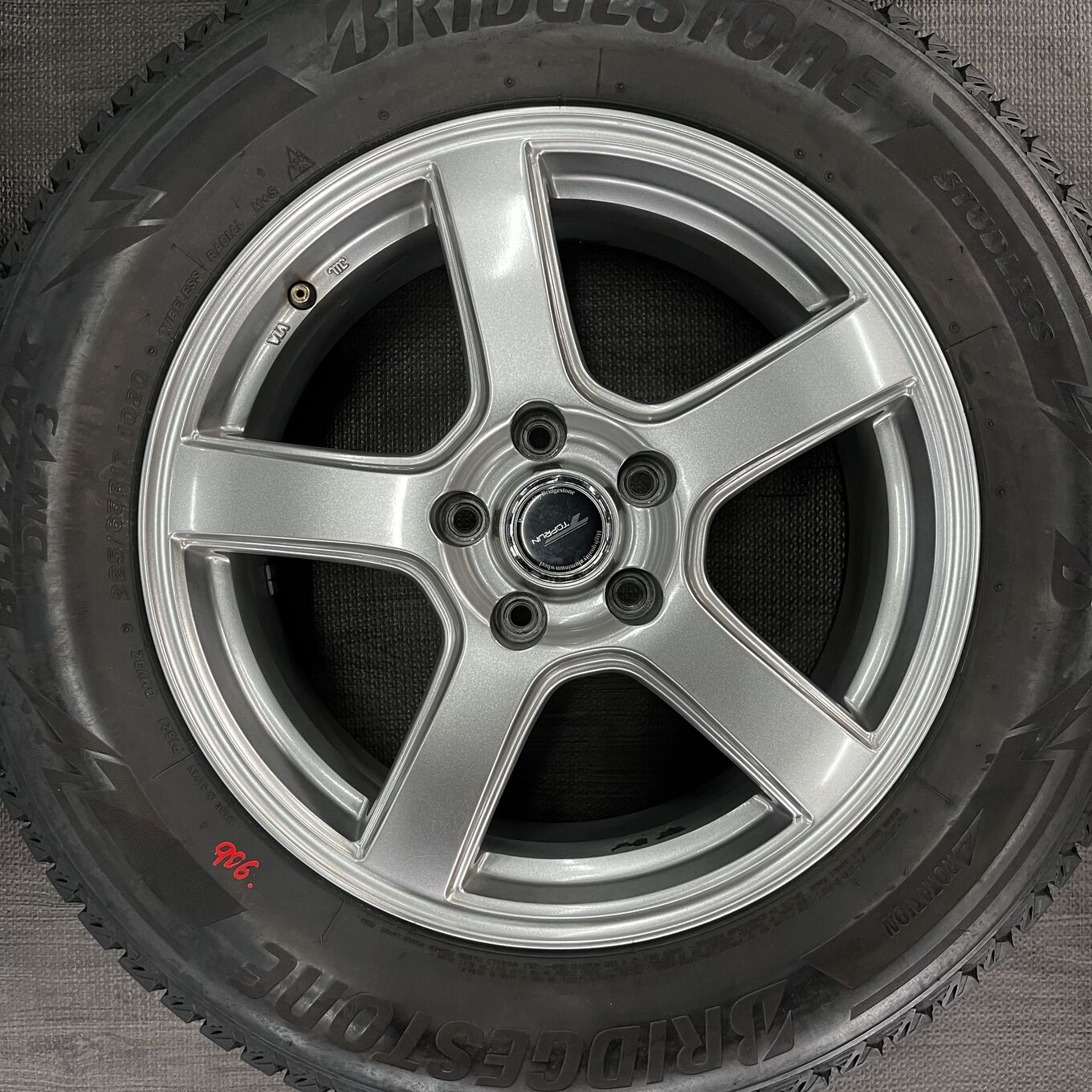 Bridgestone BLIZZAK DM-V3 225/65 R17, фото 3