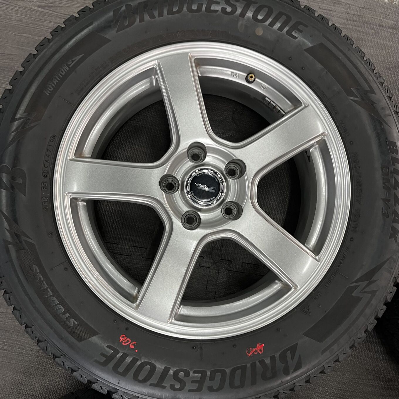 Bridgestone BLIZZAK DM-V3 225/65 R17, фото 5