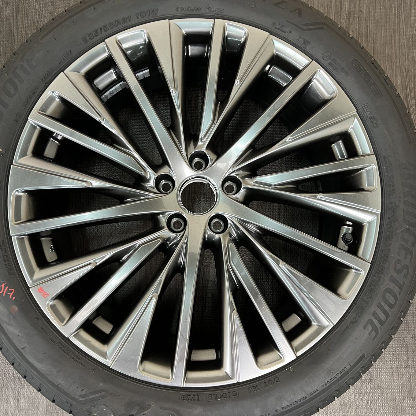 Bridgestone RX 235/50 R21, фото 3
