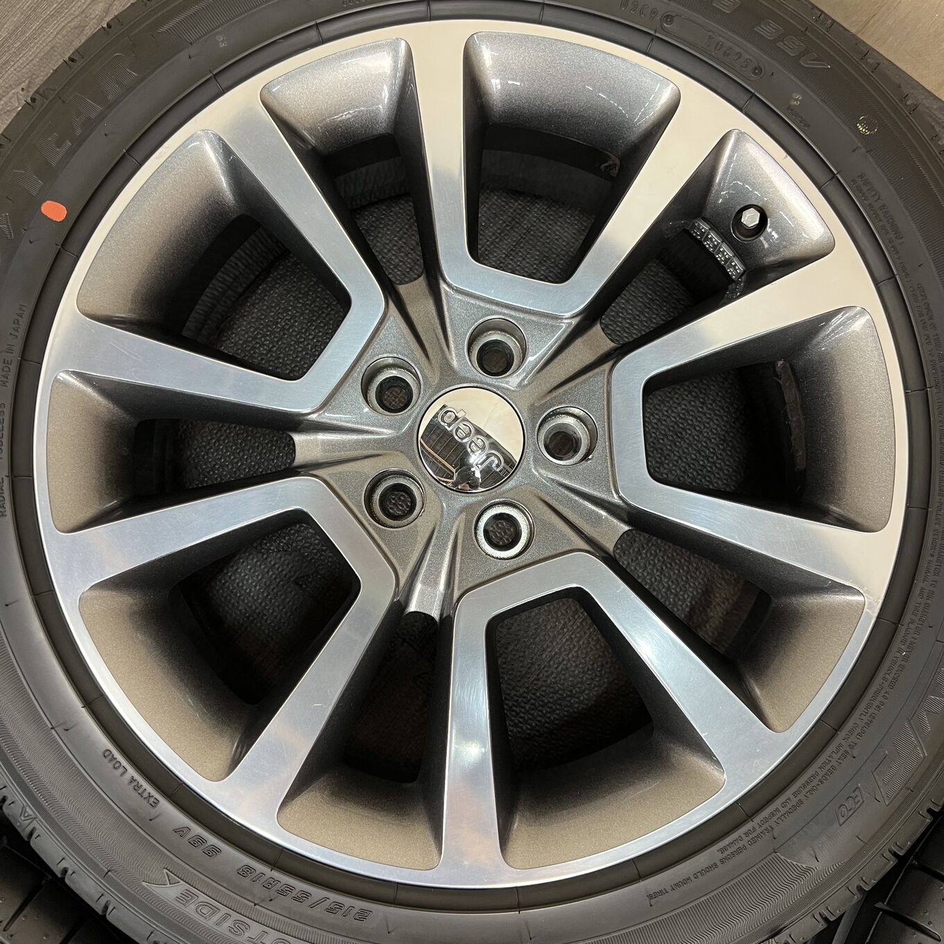 Goodyear COMPASS 215/55 R18, фото 4