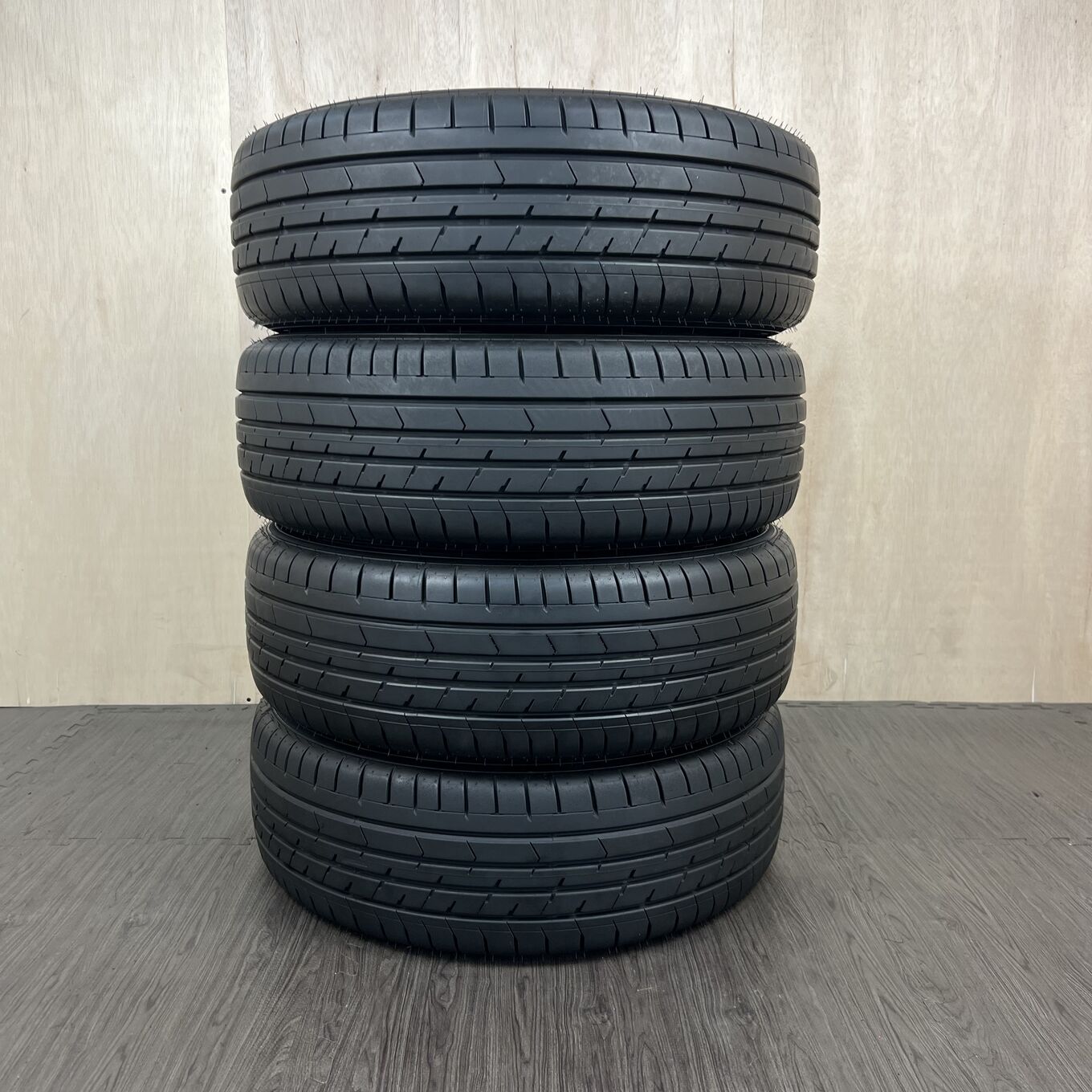 215/55 R18 Goodyear EAGLE RV F ECO — 29 600 ¥/комплект