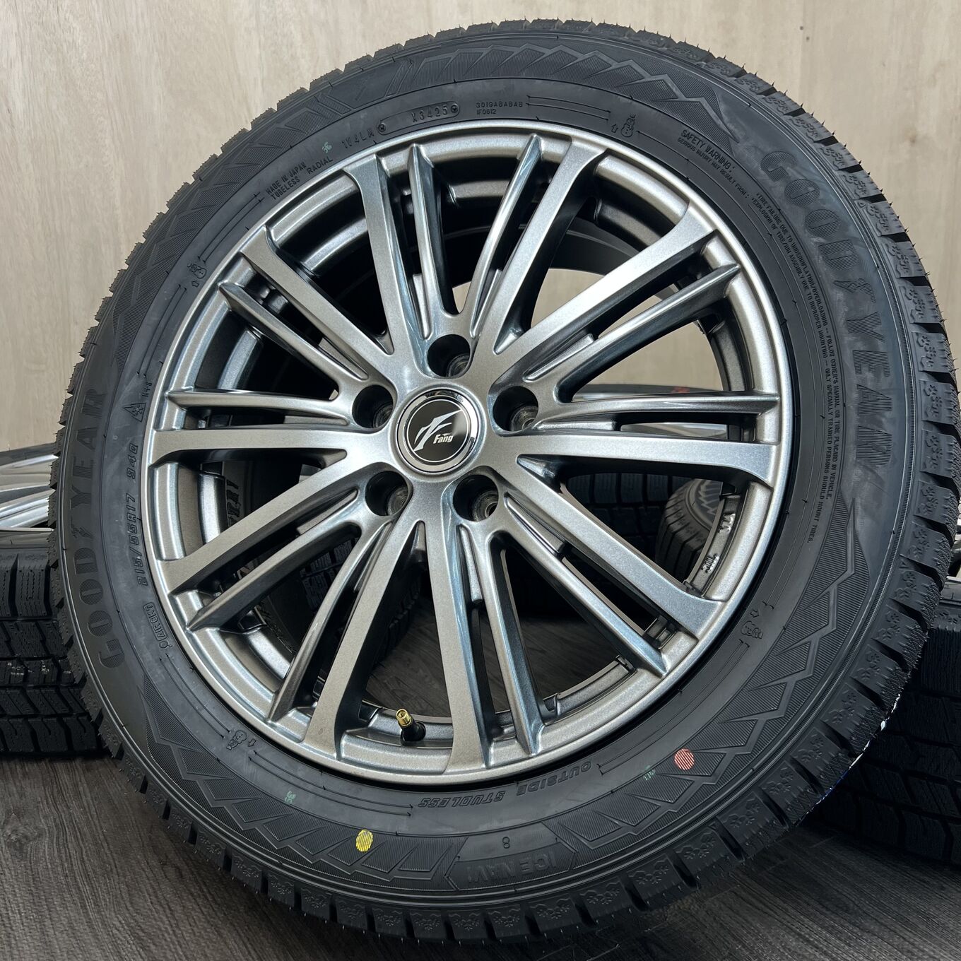 Б/У колесо в сборе 215/55 R17 Goodyear ICE NAVI 8, артикул 94S40426