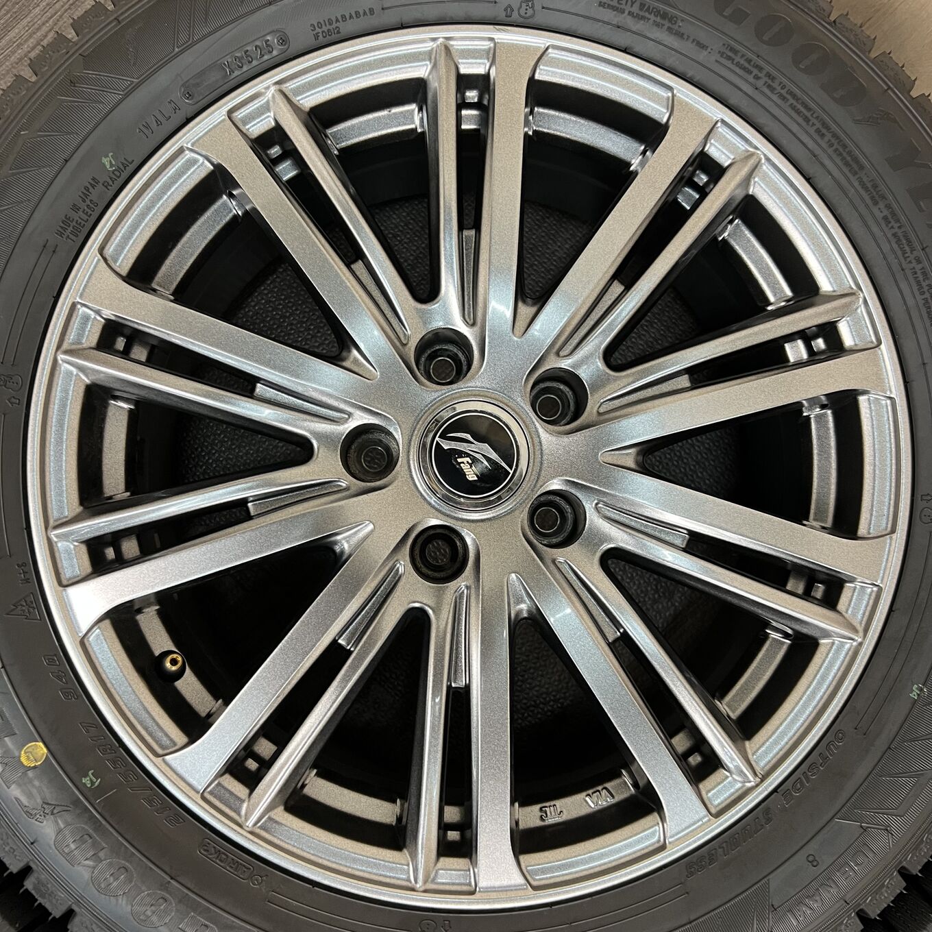 Goodyear ICE NAVI 8 215/55 R17, фото 4