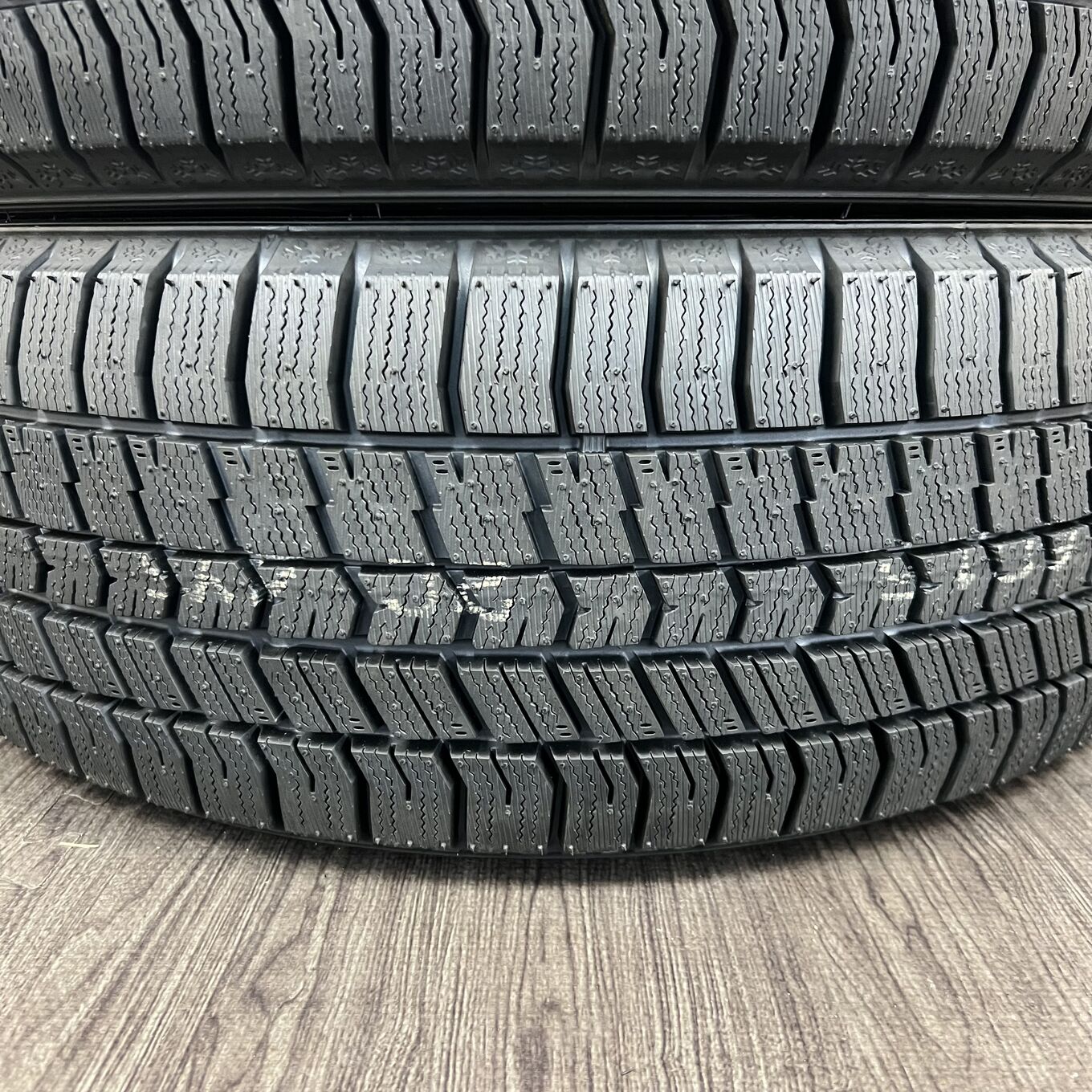 Goodyear ICE NAVI 8 215/55 R17, фото 5