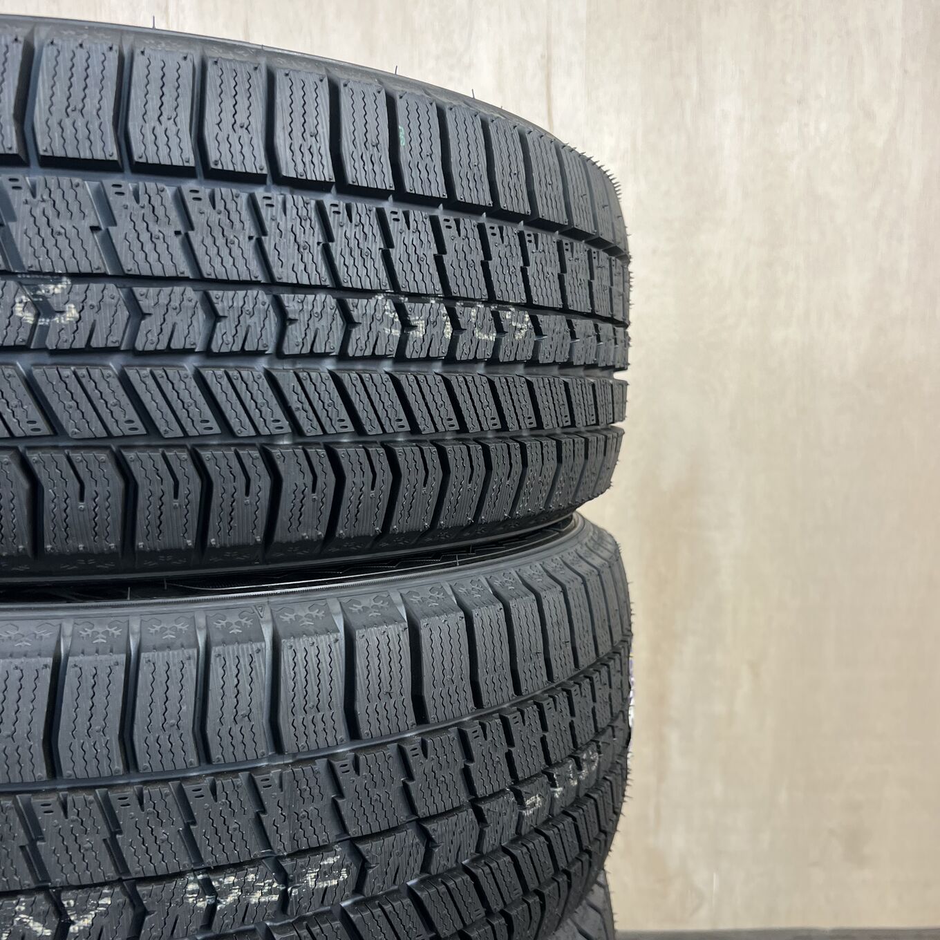 Goodyear ICE NAVI 8 215/55 R17, фото 6