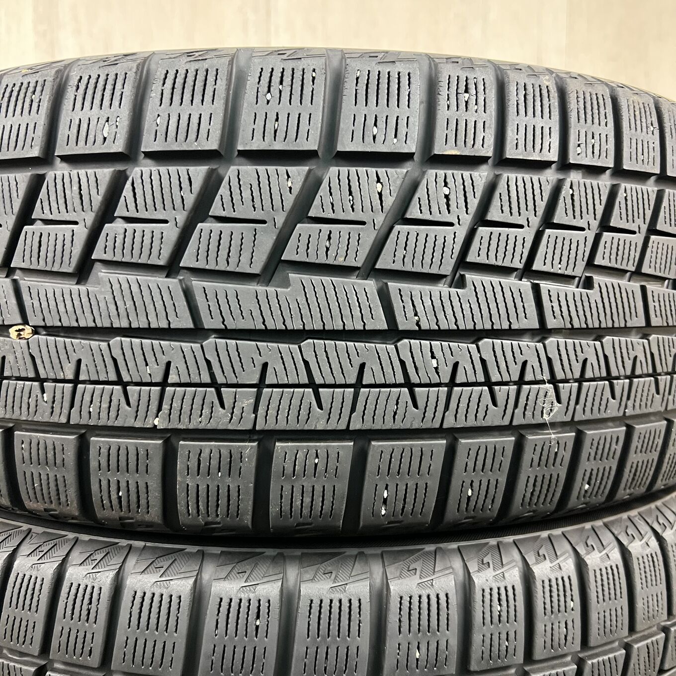 Yokohama 225/45 R18, фото 2