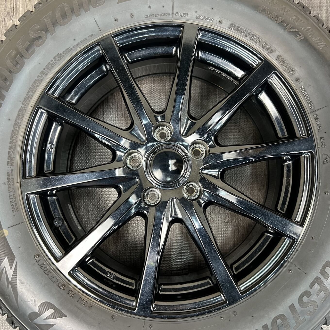 Bridgestone BLIZZAK DM-V3 225/65 R17, фото 2