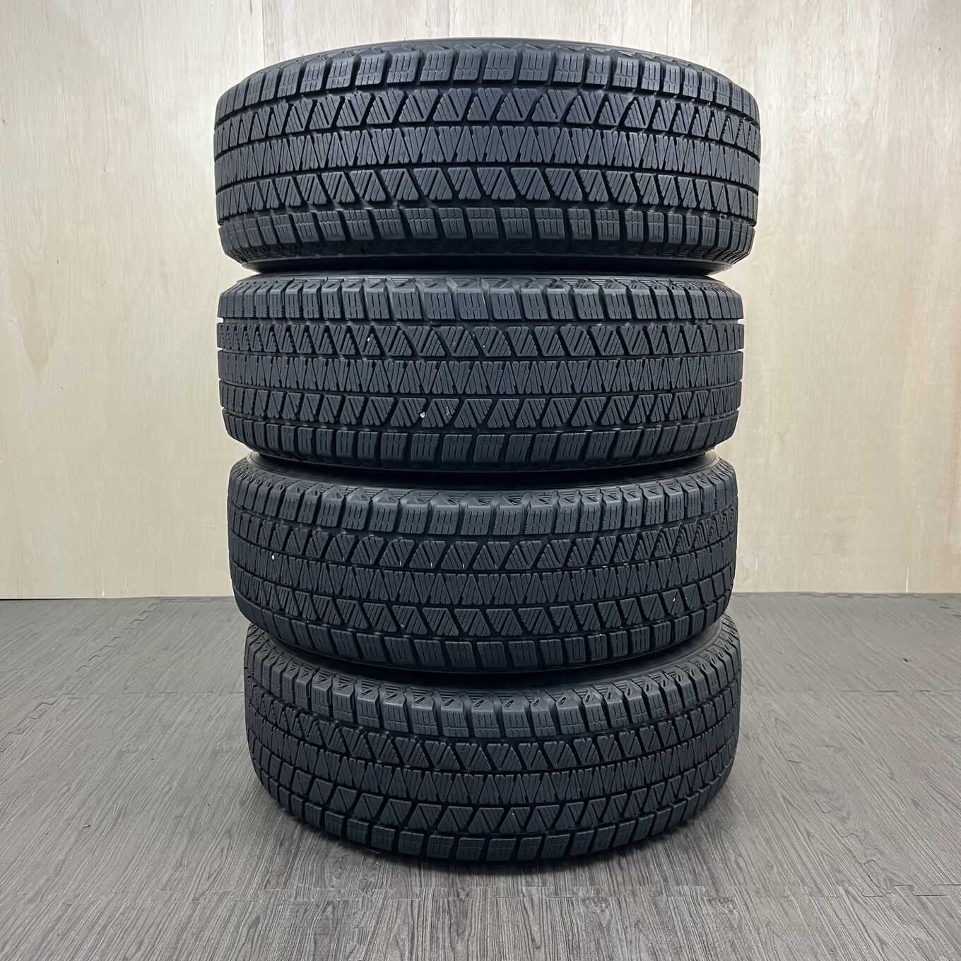 Б/У шина 225/65 R17 Bridgestone BLIZZAK DM-V3, артикул 97T40426