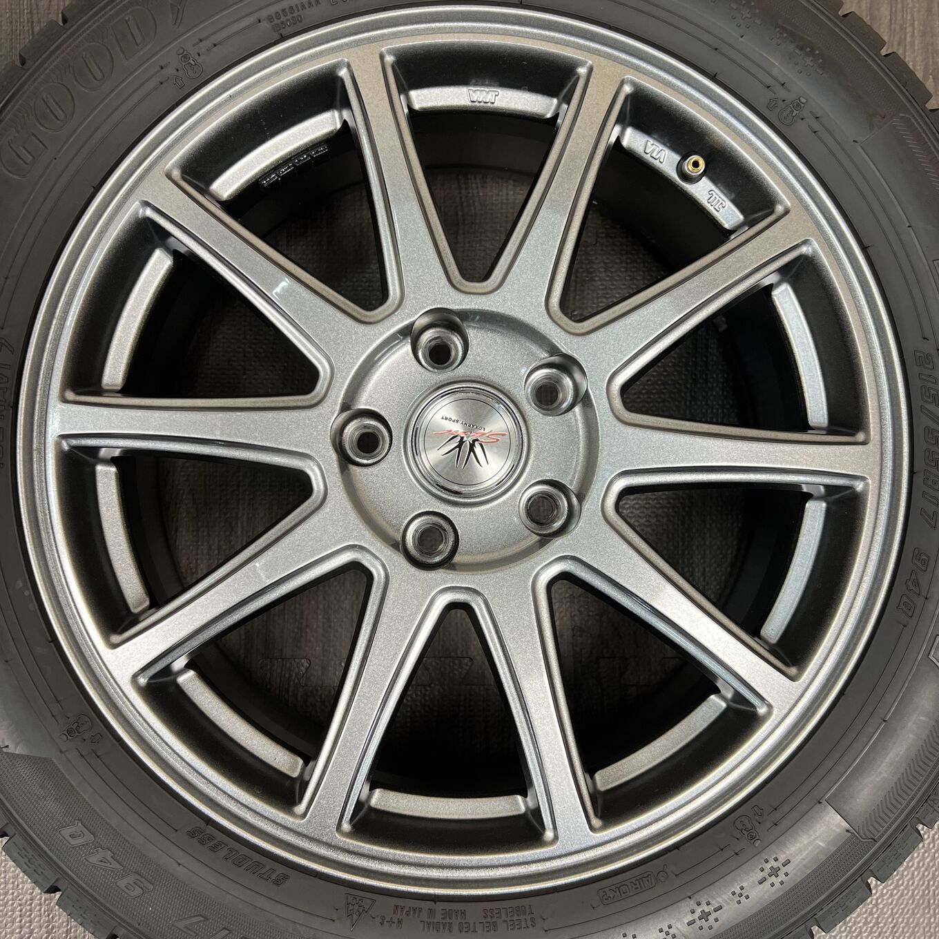 Goodyear ICE NAVI 7 215/55 R17, фото 3