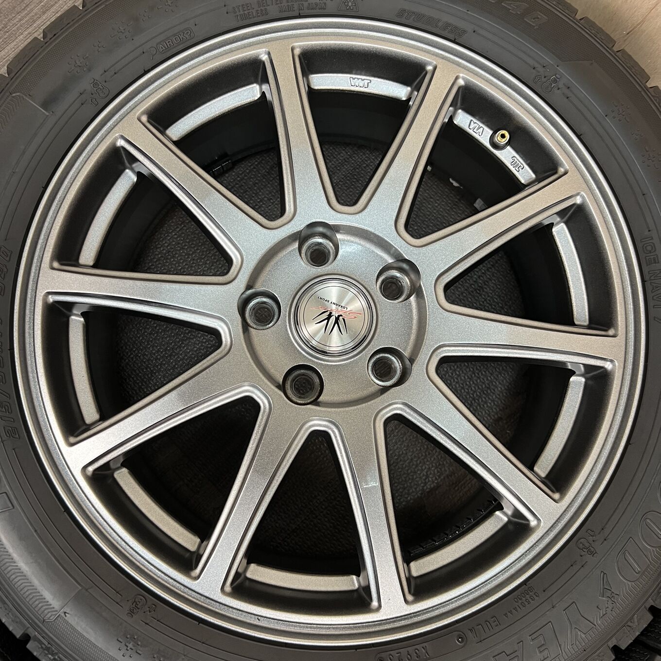 Goodyear ICE NAVI 7 215/55 R17, фото 4