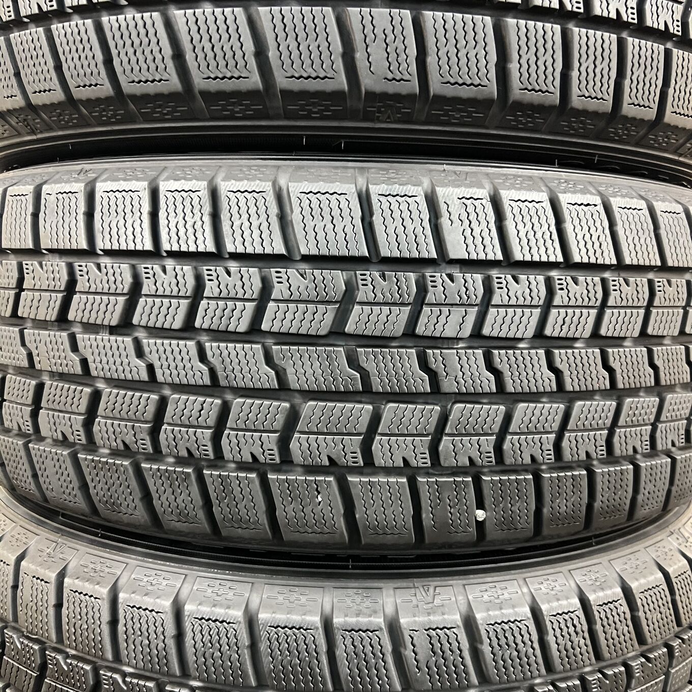 Goodyear ICE NAVI 7 215/55 R17, фото 3