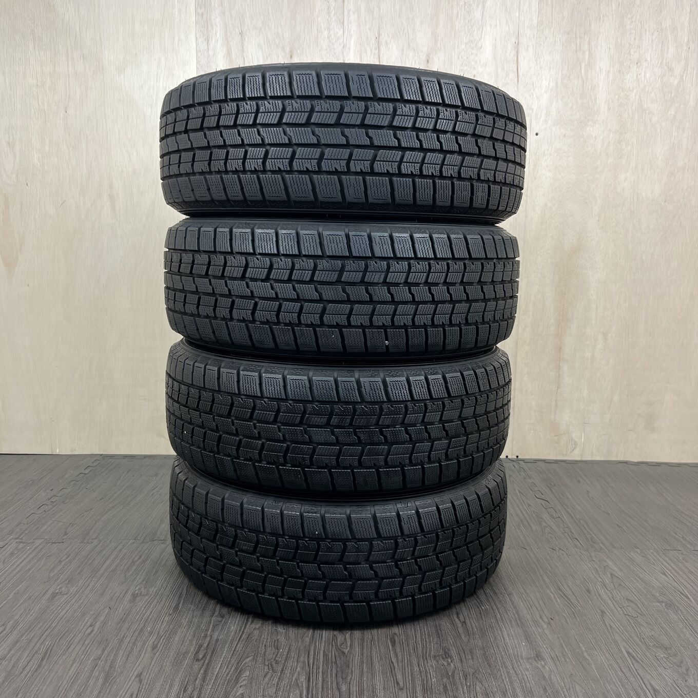 215/55 R17 Goodyear ICE NAVI 7 — 25 400 ¥/комплект